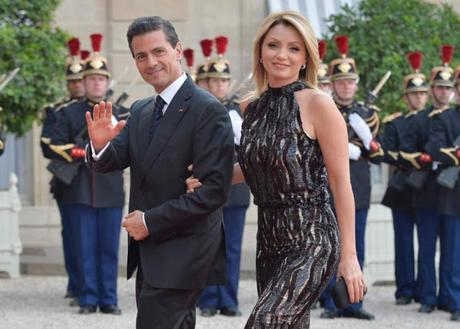 #Mexico: Angélica Rivera exige 35 carros para divorciarse de Peña Nieto (@EPN)