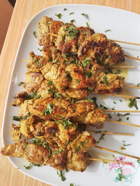 BROCHETAS DE POLLO TIKKA MASALA