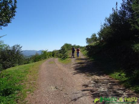 Camino a la Collá Tromeu desde Braña Tuiza