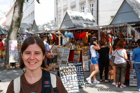 mercadillo-plaza-hlavne-bratislava Que ver en Bratislava en un día: los sitios más increibles (2019)