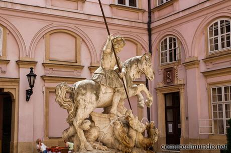 san-jorge-en-palacio-del-primado-bratislava Que ver en Bratislava en un día: los sitios más increibles (2019)