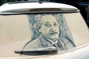 obras de arte hechas con la suciedad de los autos