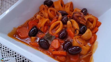 Calamares en salsa de zanahoria