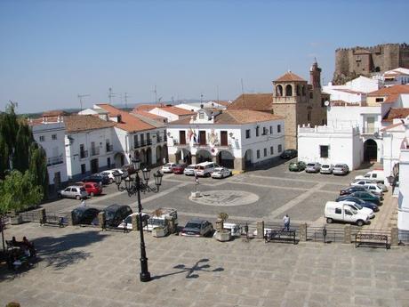▷ Que ver en Segura de León Segura-de-León-Plaza-Mayor ▷ Que ver en Segura de León