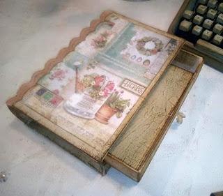 Un par de libros más, éstos para M.!!Que bonitos quedan! ...