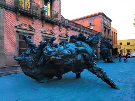 Esculturas gigantes invaden el Centro Histórico de SLP