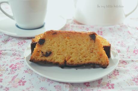 Bizcocho de naranja con chocolate sin gluten y sin lactosa