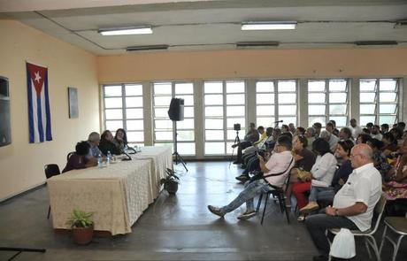Ignacio Ramonet con periodistas cubanos Ignacio Ramonet con periodistas cubanos