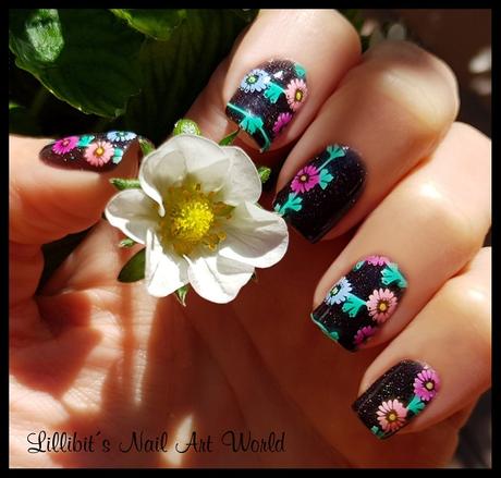 Esmalte térmico-holográfico de Born Pretty Store con flores