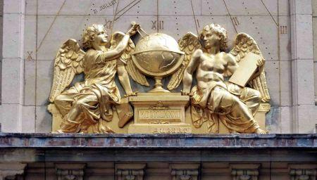 El cuadrante solar de la Sorbona en París El cuadrante solar de la Sorbona en París