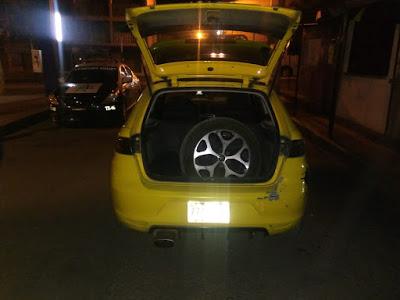 POLICÍAS DE TEXCOCO ASEGURARON A TRES SUJETOS AL PARECER LLEVÁNDOSE LAS  LLANTAS DE UNA AUTO
