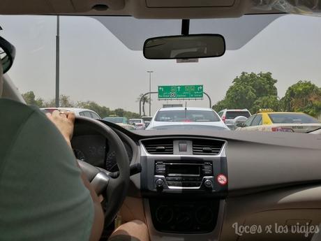 1553798320_713_Conducir-en-Emiratos-Arabes-Unidos-con-coche-de-alquiler Conducir en Emiratos Árabes Unidos con coche de alquiler