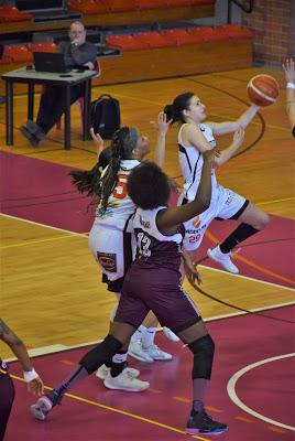 Galería de emociones del Bàsquet Femení Sant Adrià-Ensino