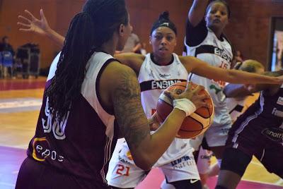 Galería de emociones del Bàsquet Femení Sant Adrià-Ensino