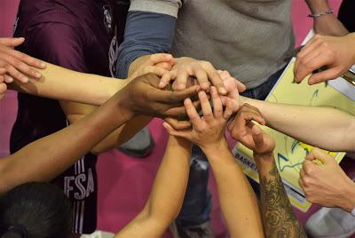 Galería de emociones del Bàsquet Femení Sant Adrià-Ensino