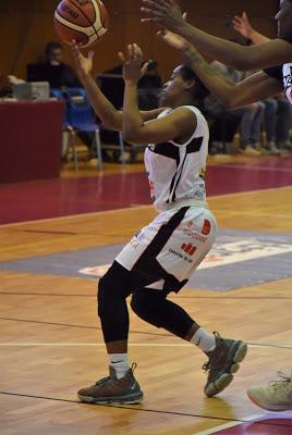 Galería de emociones del Bàsquet Femení Sant Adrià-Ensino