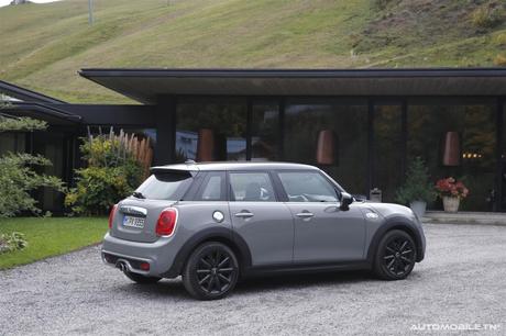 Mini Cooper 5 Portes Illustration Que Vraiment Gracieux