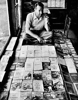 Georges Simenon en Todos somos sospechosos
