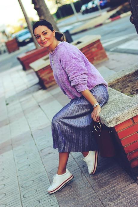 Cómo combinar una falda de purpurina Cómo combinar una falda de purpurina