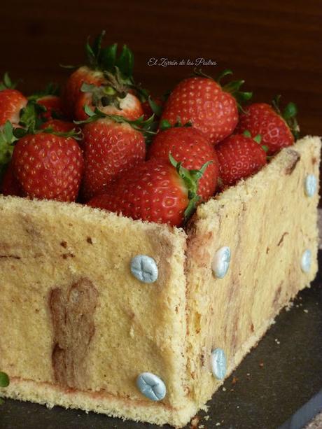 Tarta Caja de Fresas. Trampantojo