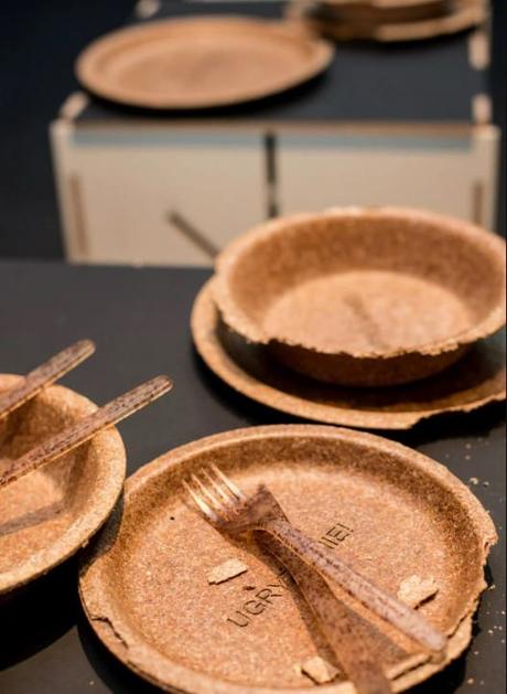 Platos y cubiertos desechables y comestibles