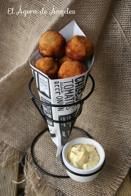 Bocaditos de pollo con salsa mayonesa picante El Ágora de Ángeles bocaditos de pollo, salsa mayonesa picante