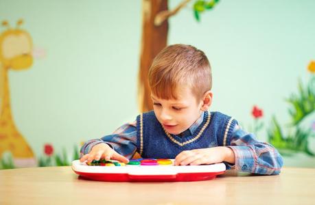 El autismo, ¿cómo identificar el autismo en un niño? El autismo, ¿cómo identificar el autismo en un niño?