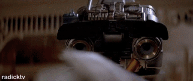 Johnny 5 leyendo en cortocircuito: mi sueño de la infancia