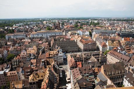 Overlooking-Strasbourg.jpg.optimal ▷ 3 días en la ruta del vino de Alsacia