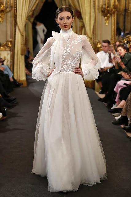 Hannibal Laguna pisa fuerte colección vestidos novia 2020 