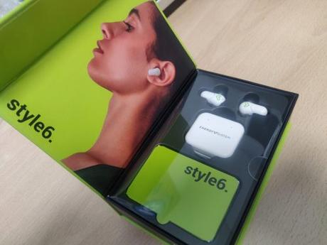Energy Earphones Style 6 True Wireless, golpe en la mesa de Energy Sistem Energy Earphones Style 6 True Wireless, golpe en la mesa de Energy Sistem