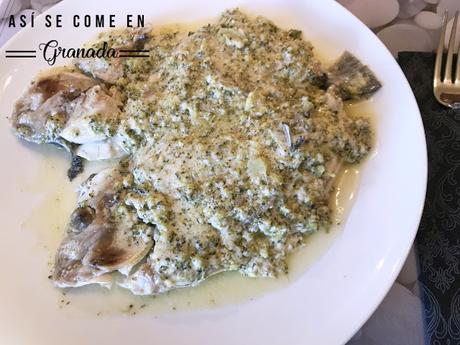 Dorada con salsa Alfredo y brócoli