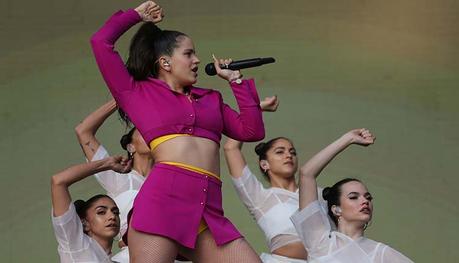 Disfruta del concierto completo de Rosalía en el festival Lolapalloza Rosalía en concierto