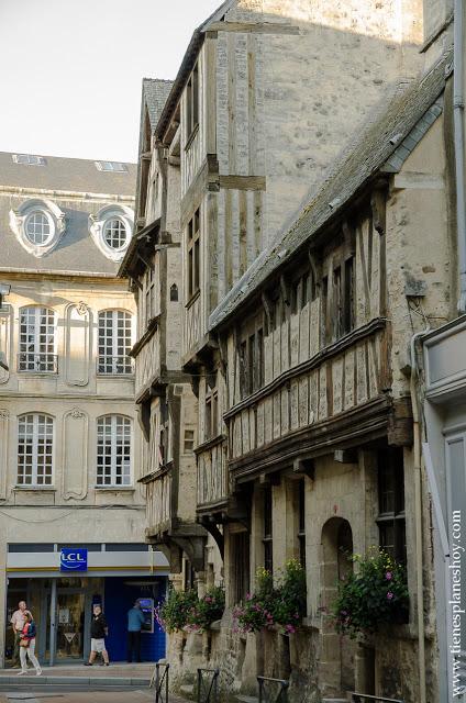Bayeux viaje Normandia turismo roadtrip que ver