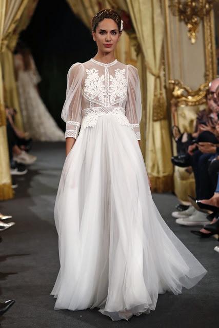 Santos Costura enamora en Atelier Couture con su colección de vestidos de novia 2020 más exquisita y afrancesada