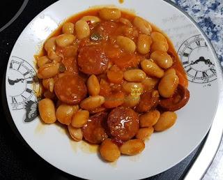 ALUBIAS DE BOTE CON CHORIZO