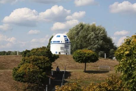 Un fan de Star Wars ha convertido este observatorio en un R2-D2 gigante Un fan de Star Wars ha convertido este observatorio en un R2-D2 gigante