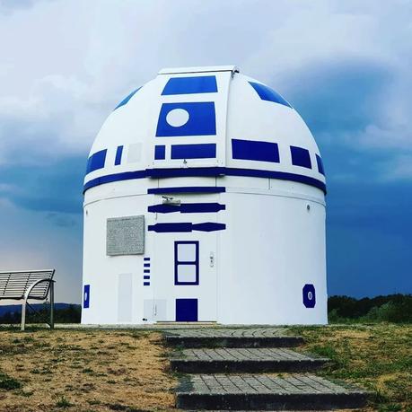 Un fan de Star Wars ha convertido este observatorio en un R2-D2 gigante Un fan de Star Wars ha convertido este observatorio en un R2-D2 gigante