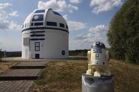 Un fan de Star Wars ha convertido este observatorio en un R2-D2 gigante Un fan de Star Wars ha convertido este observatorio en un R2-D2 gigante