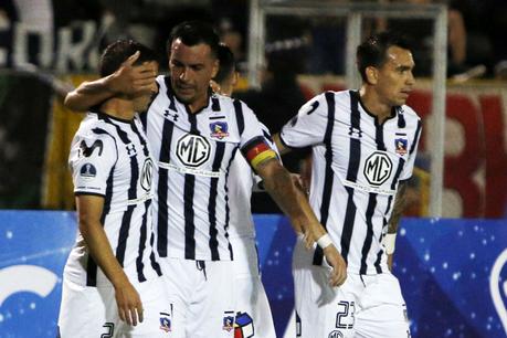 Colo Colo derrotó a la UC de Quito a manos de Esteban Paredes Colo Colo derrotó a la UC de Quito a manos de Esteban Paredes