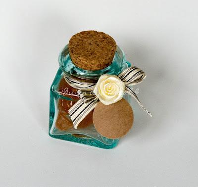 Tarro de cristal personalizado para contener gominolas de limón y melisa