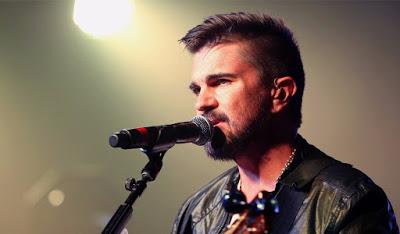 Juanes, indignado con Vox por manipular la letra de una de sus canciones.