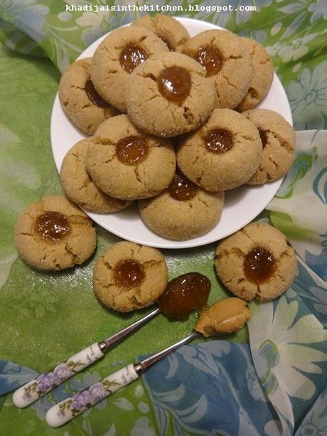 BISCUITS AU BEURRE D’ARACHIDE ET À LA CONFITURE / PEANUT BUTTER JAM COOKIES / GALLETAS CON MANTEQUILLA DE MANI Y MERMELADA / بسكوي بزبدة الفول السوداني