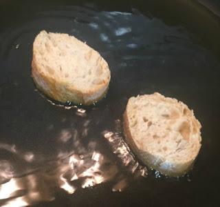 BACALAO CON PASAS Y HUEVO DURO