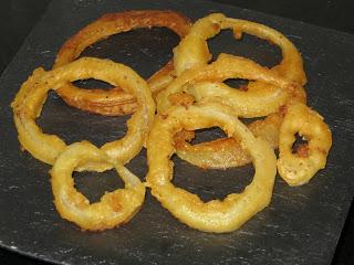 AROS DE CEBOLA EN TEMPURA