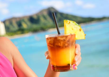 Mai-Tai-hawaii-drink ▷ 8 grandes cócteles regionales en toda América