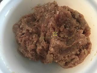 TORTITAS DE CARNE EN SALSA DE NATA Y MOSTAZA