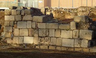 Imagen del mes: Falo de la muralla romana de Mérida