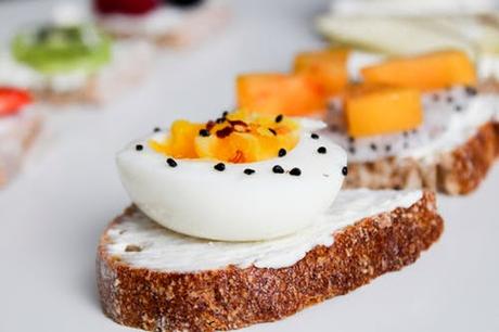 Top 7 desayunos fitness ricos en proteínas, saludables y energéticos Tostada con huevos