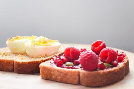 Top 7 desayunos fitness ricos en proteínas, saludables y energéticos Frutas con huevos